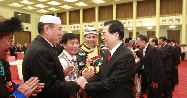 胡錦濤等出席兩會少數(shù)民族代表委員茶話會