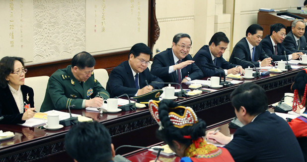俞正聲參加云南代表團(tuán)審議