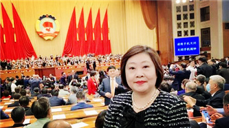 “穆桂英”掛帥——全國政協(xié)委員黃綺的多角色多平臺故事
