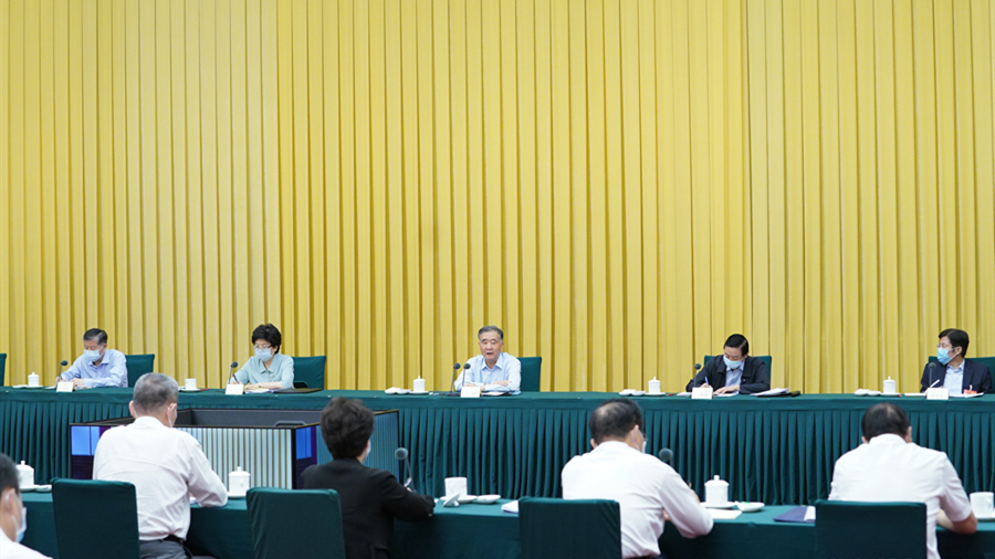 汪洋參加全國政協(xié)十三屆常委會第十七次會議專題分組討論