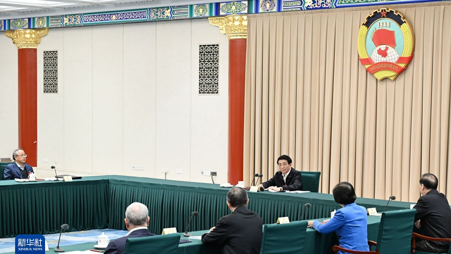 全國政協(xié)十四屆一次會(huì)議主席團(tuán)常務(wù)主席會(huì)議第二次會(huì)議舉行 王滬寧主持
