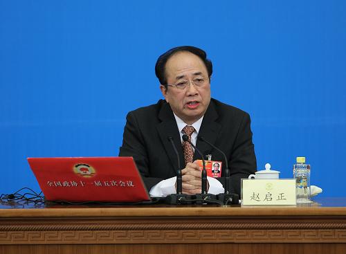 3月2日，全國政協(xié)十一屆五次會議在北京人民大會堂舉行新聞發(fā)布會，大會發(fā)言人趙啟正介紹會議有關(guān)情況并回答中外記者提問。 新華社發(fā) 王申 攝
