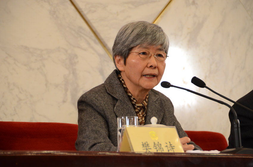 人民網北京3月8日電（記者 畢磊）3月8日15時在人民大會堂一樓新聞發(fā)布廳舉行主題為“深化文體改革，促進文化大發(fā)展大繁榮”的記者會，邀請全國政協(xié)委員馮驥才、王健林、單霽翔、尹力、樊錦詩圍繞文化問題回答中外記者提問。