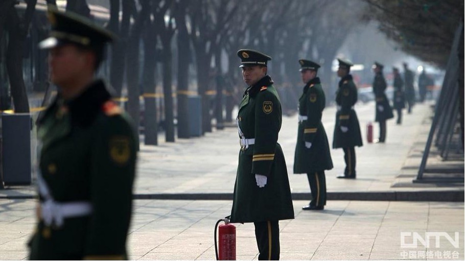 2012年3月9日，2012年全國(guó)兩會(huì)在北京舉行。武警執(zhí)勤。
