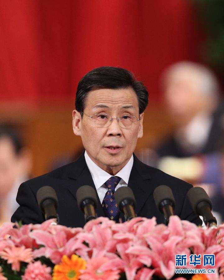 3月10日，全國政協(xié)十一屆五次會議在北京人民大會堂舉行第三次全體會議。這是周宜開委員代表農(nóng)工黨中央作《土壤污染防治刻不容緩》的發(fā)言。新華社記者 丁林 攝