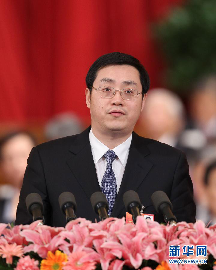 3月10日，全國政協(xié)十一屆五次會議在北京人民大會堂舉行第三次全體會議。這是王曉委員代表共青團中央全國青聯(lián)作《豐富新生代農(nóng)民工的精神文化生活》的發(fā)言。新華社記者 李濤 攝