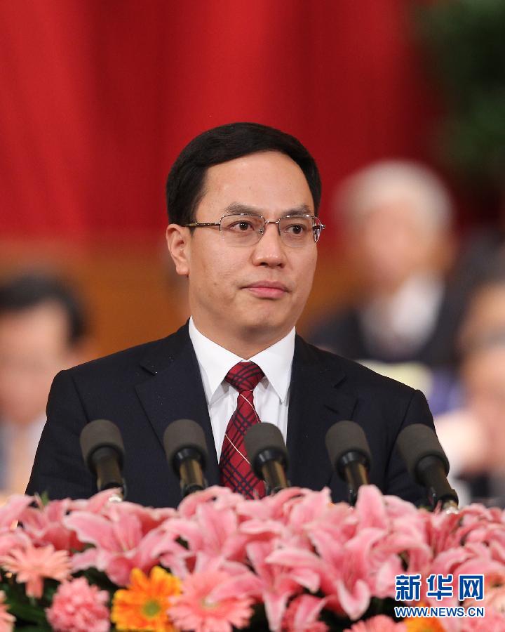 3月10日，全國政協(xié)十一屆五次會議在北京人民大會堂舉行第三次全體會議。這是李河君委員作《大力推動光伏建筑一體化》的發(fā)言。 新華社記者李濤 攝