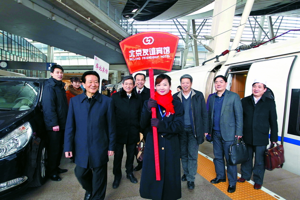 2月27日和28日，在皖全國(guó)政協(xié)委員分批抵達(dá)北京，出席即將開(kāi)幕的全國(guó)政協(xié)十二屆一次會(huì)議。記者黃連廣攝