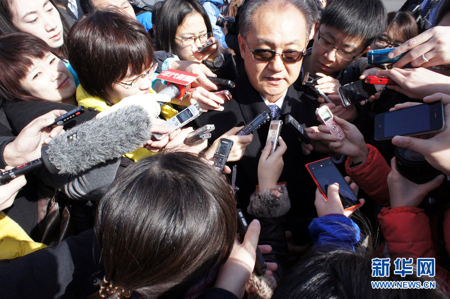 2013年3月3日，北京，全國(guó)政協(xié)十二屆一次會(huì)議開(kāi)幕。委員王階接受記者采訪。