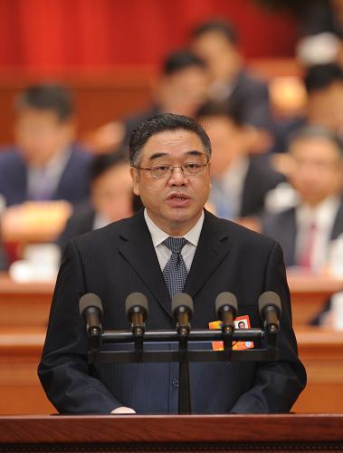 3月8日，全國政協(xié)十二屆一次會議在北京人民大會堂舉行第三次全體會議。這是朱永新委員代表民進中央作《縣區(qū)義務教育均衡發(fā)展是促進教育公平的當務之急》的發(fā)言。新華社記者 張鐸 攝