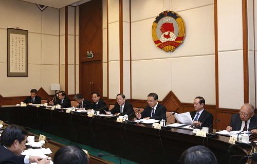 3月11日，全國(guó)政協(xié)十二屆一次會(huì)議主席團(tuán)常務(wù)主席會(huì)議第二次會(huì)議在北京舉行。俞正聲主持會(huì)議。新華社記者 鞠鵬 攝